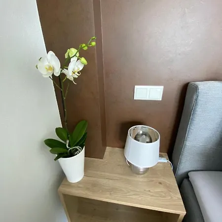 17 Am Berg * Βίντερμπεργκ