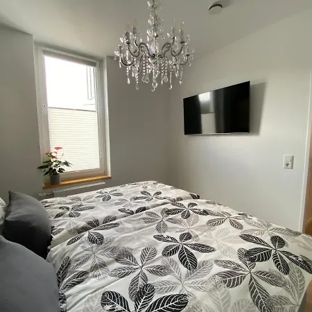 17 Am Berg Βίντερμπεργκ