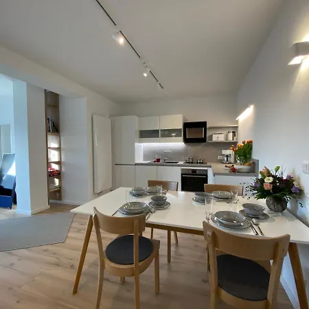 17 Am Berg Βίντερμπεργκ