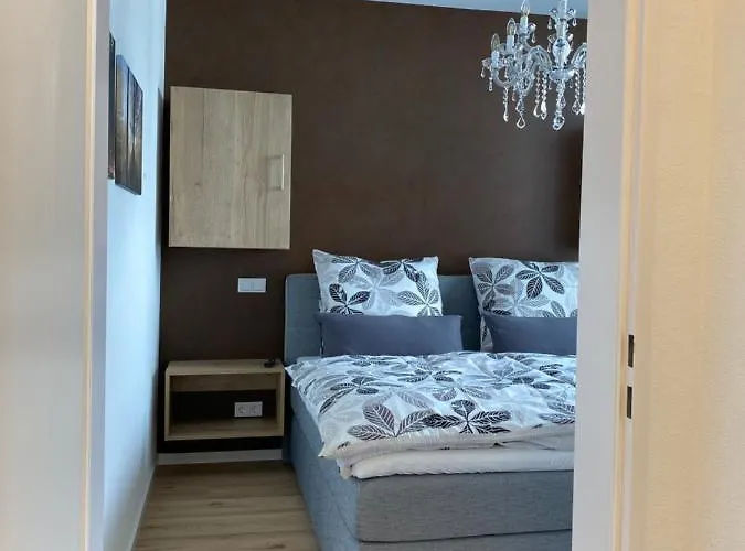 17 Am Berg Apartment *